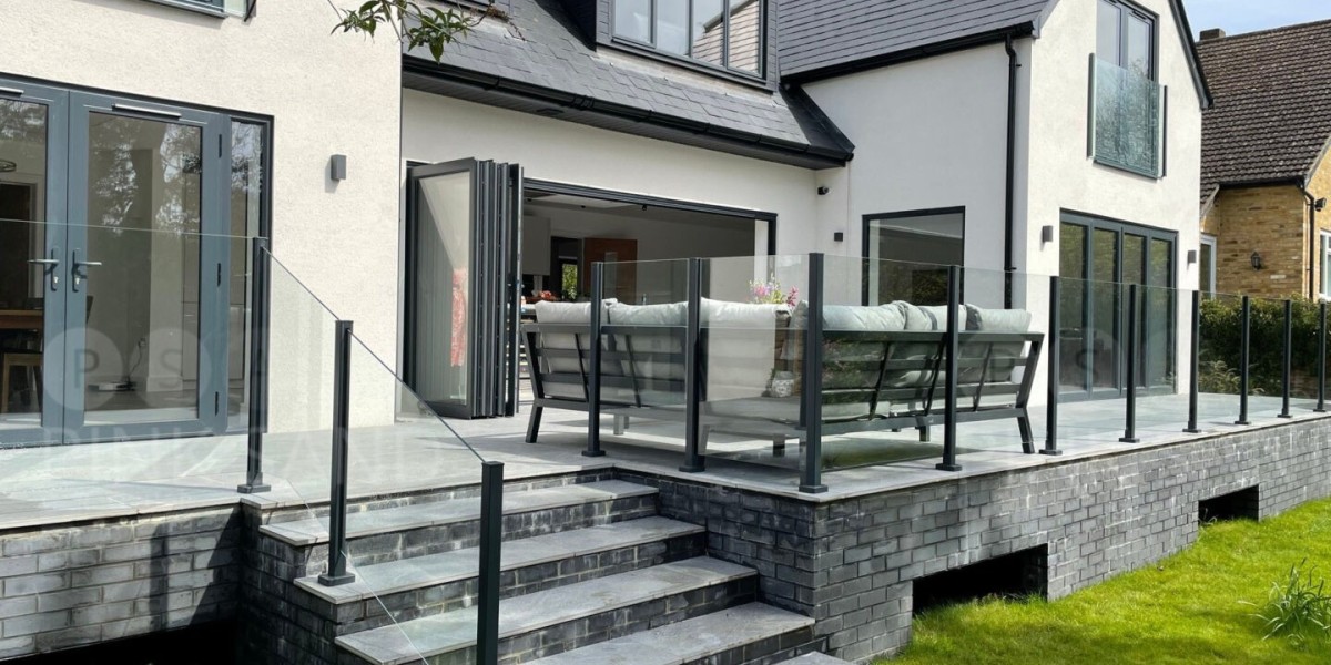 Crystal Clear: A Complete Guide to Choosing Glass Balustrades